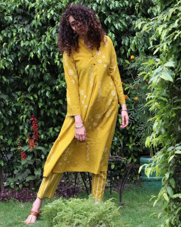 Yellow Block printed Kurti & Bottom (Set Of 2)